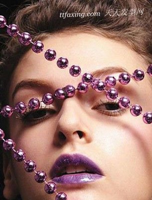 华贵浪漫 粉紫星光打造派对酷感妆容