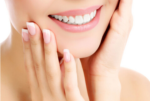 牙齿黄的健康隐患-如何预防牙齿黄